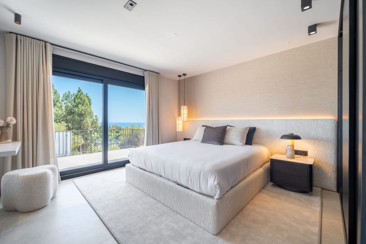 5 bedroom Villa For Sale