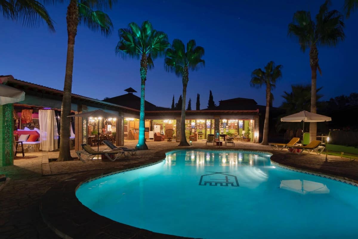 8 bedroom Villa For Sale
