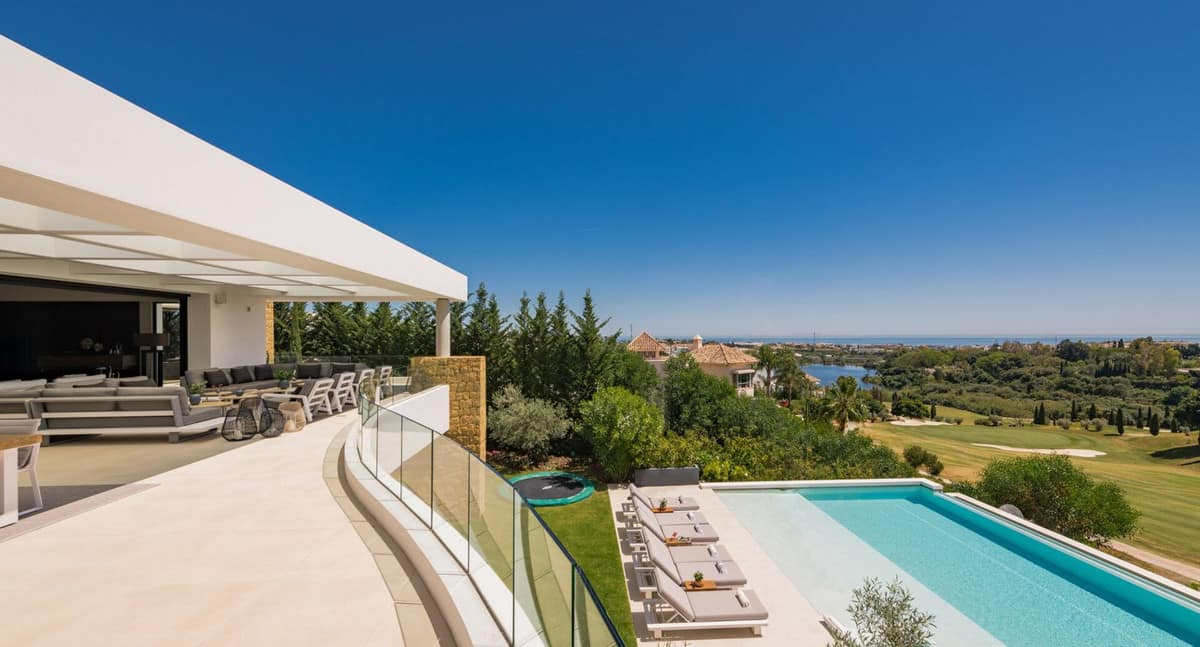 5 bedroom Villa For Sale