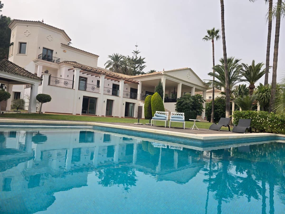 6 bedroom Villa For Sale