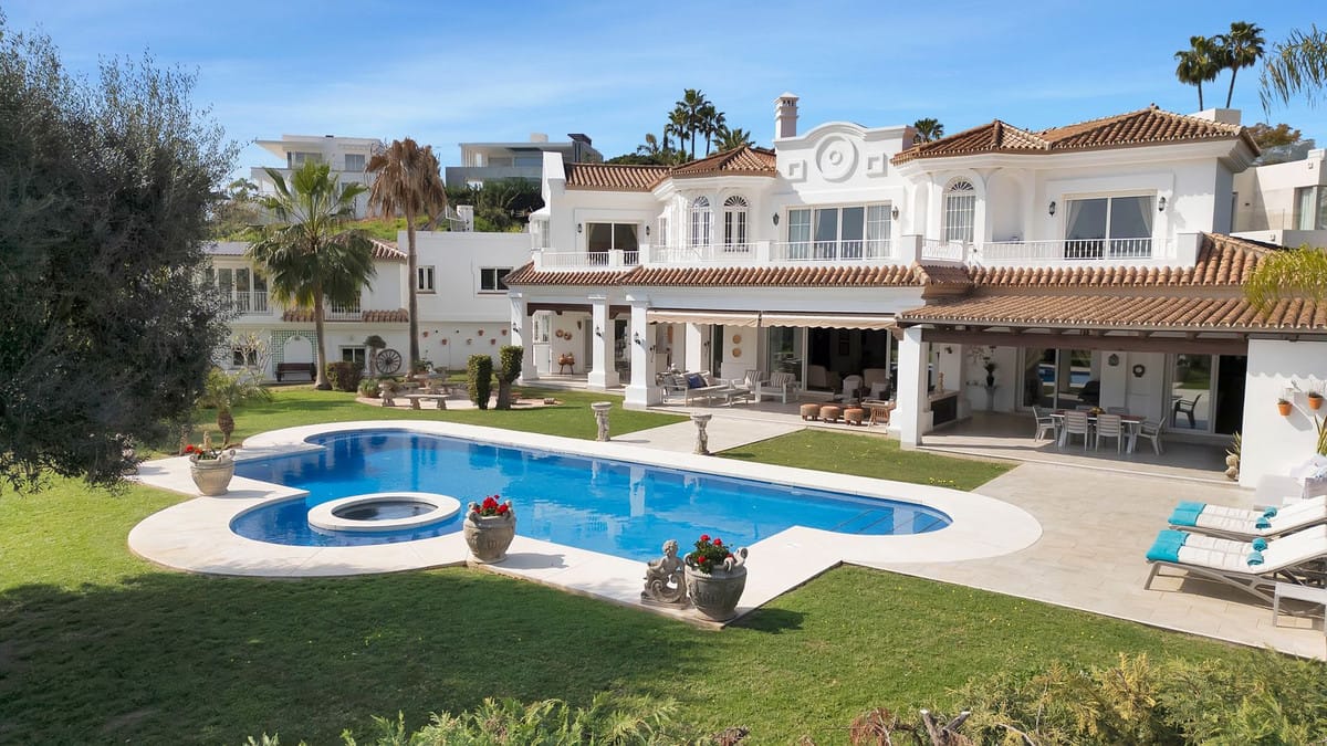 7 bedroom Villa For Sale