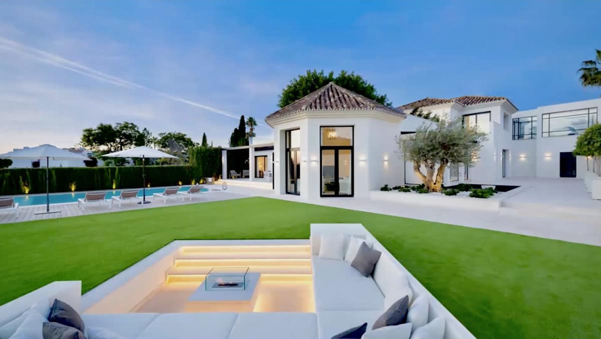 5 bedroom Villa For Sale