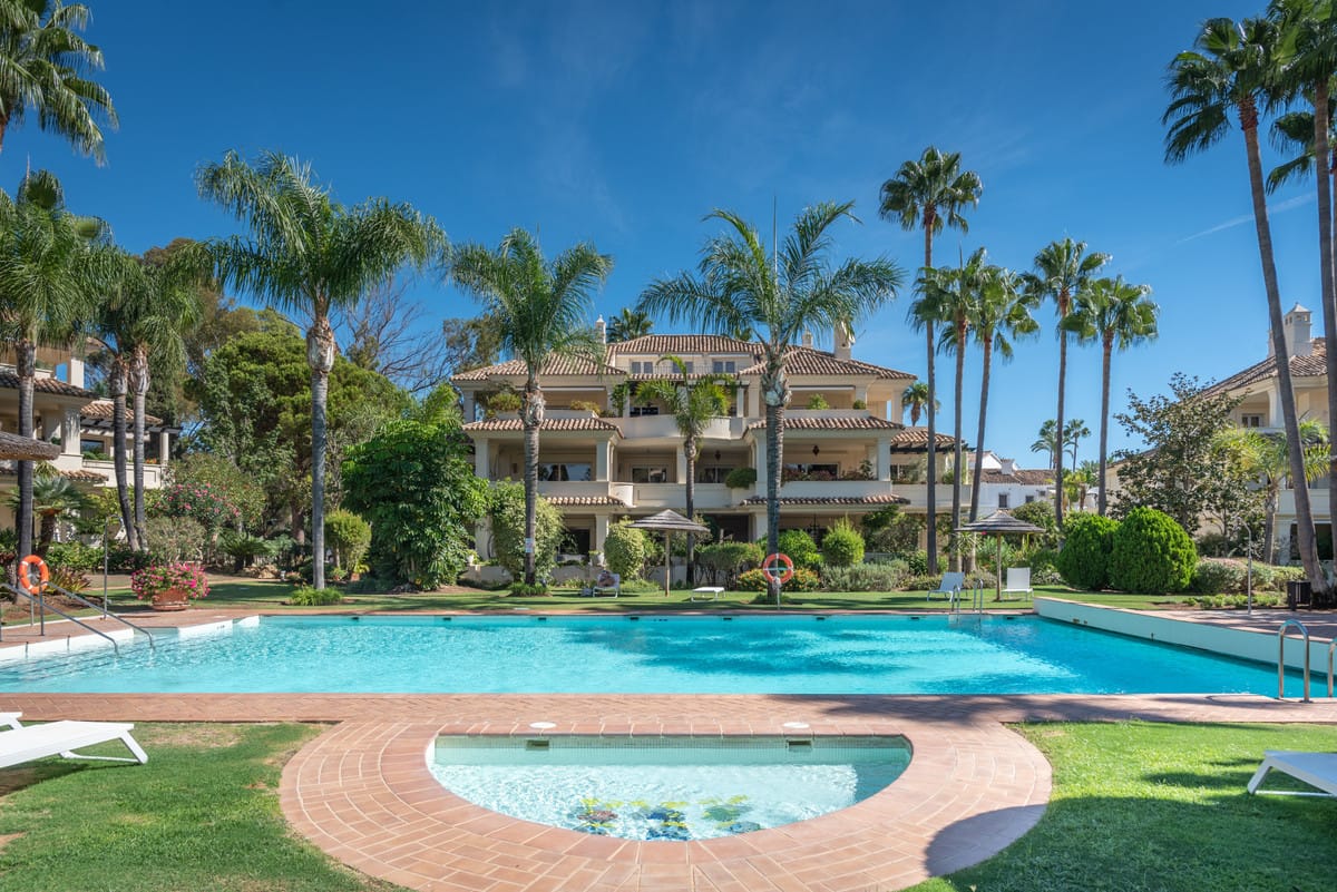 3 bedroom Apartment For Sale