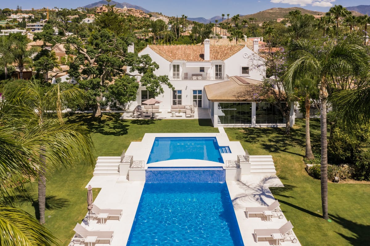 6 bedroom Villa For Sale