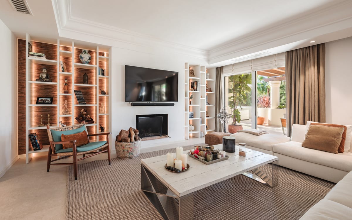 3 bedroom Apartment For Sale