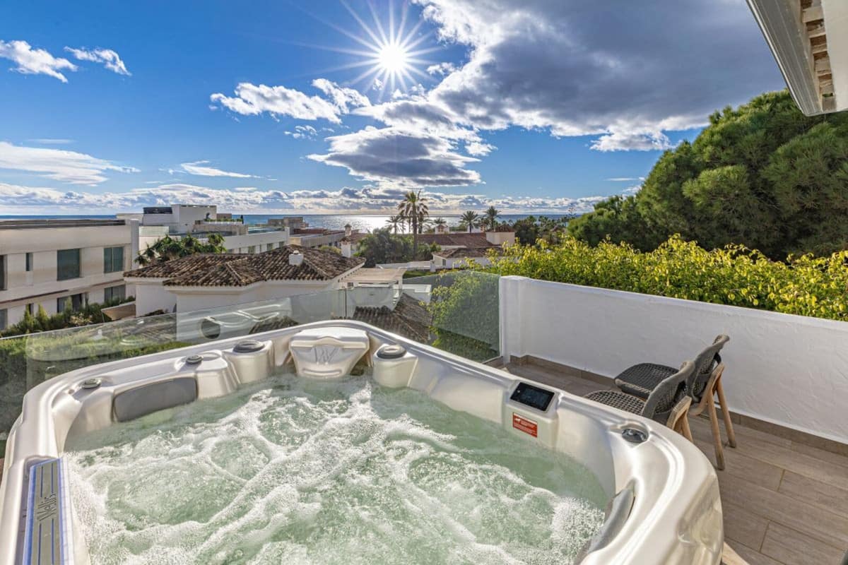 5 bedroom Villa For Sale