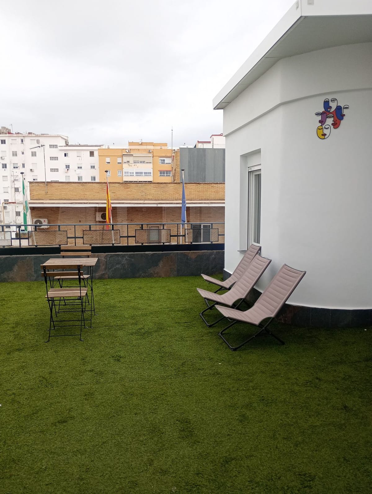 5 bedroom Apartment For Sale