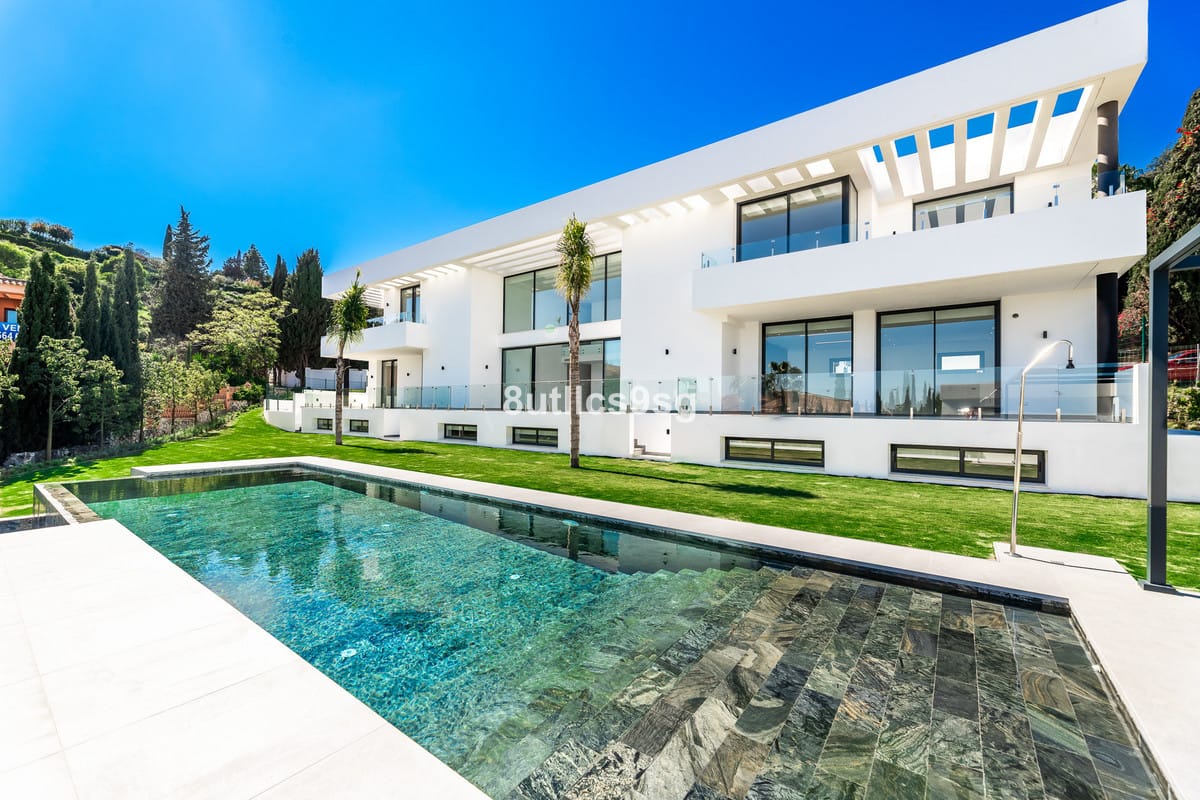 6 bedroom Villa For Sale
