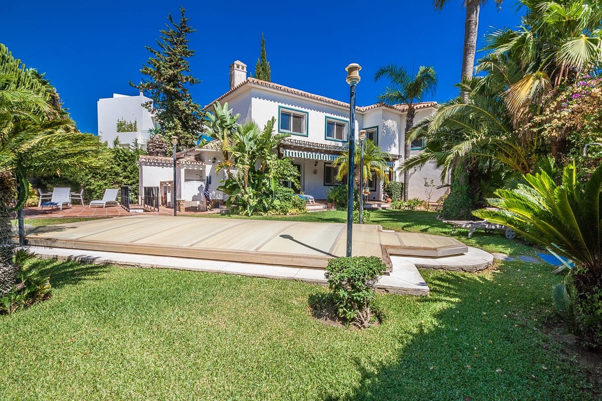 4 bedroom Villa For Sale