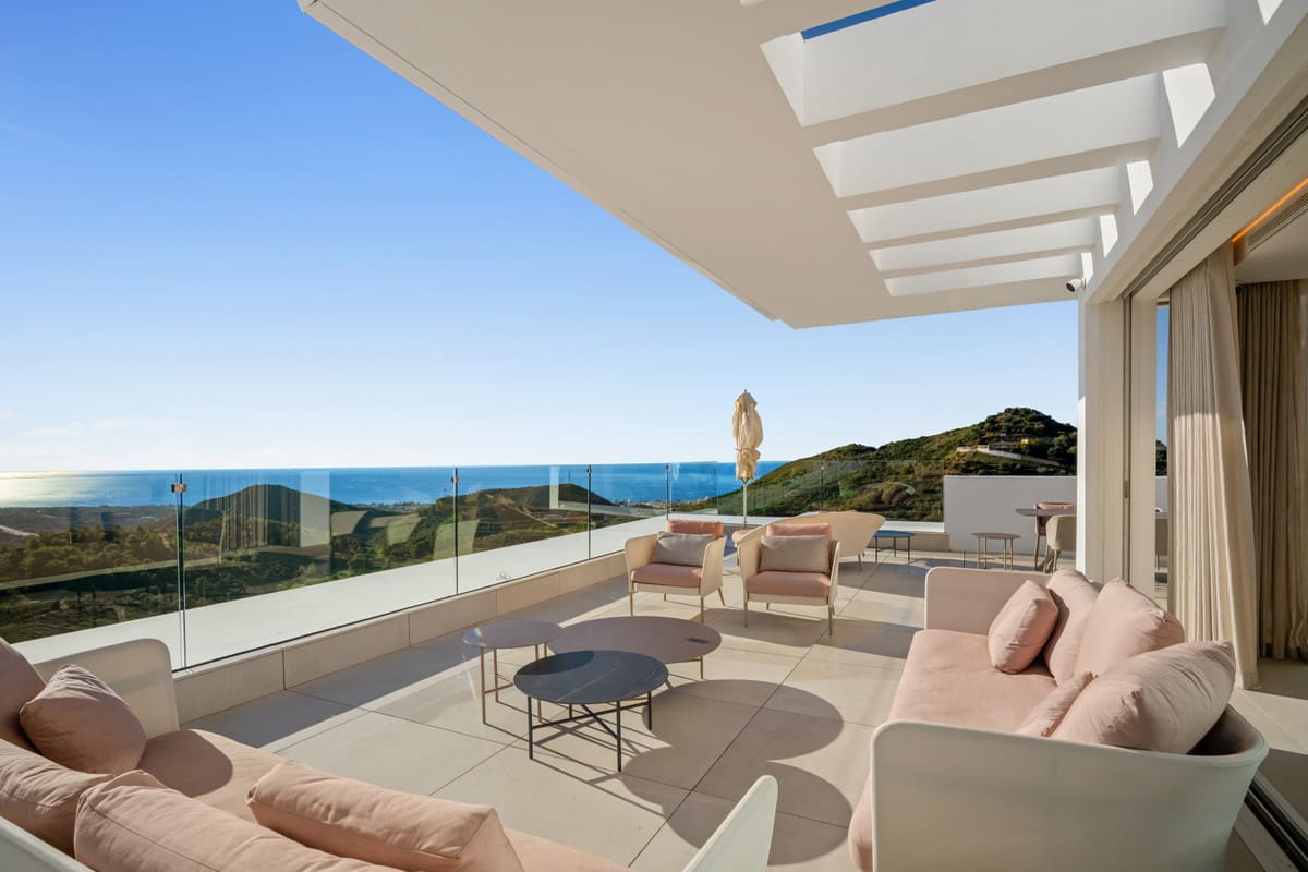 3 bedroom Apartment For Sale