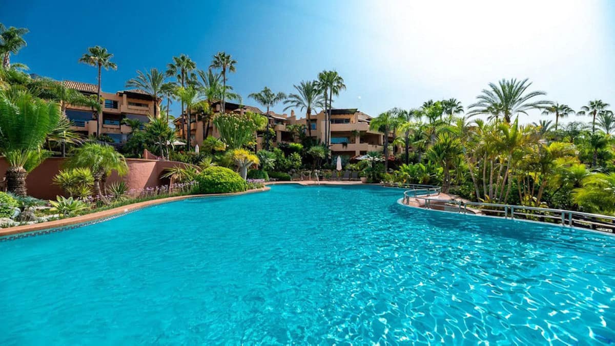 3 bedroom Apartment For Sale