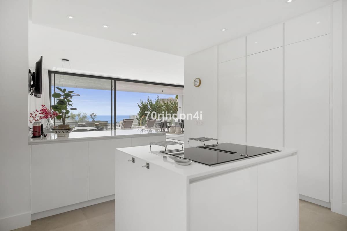 5 bedroom Villa For Sale