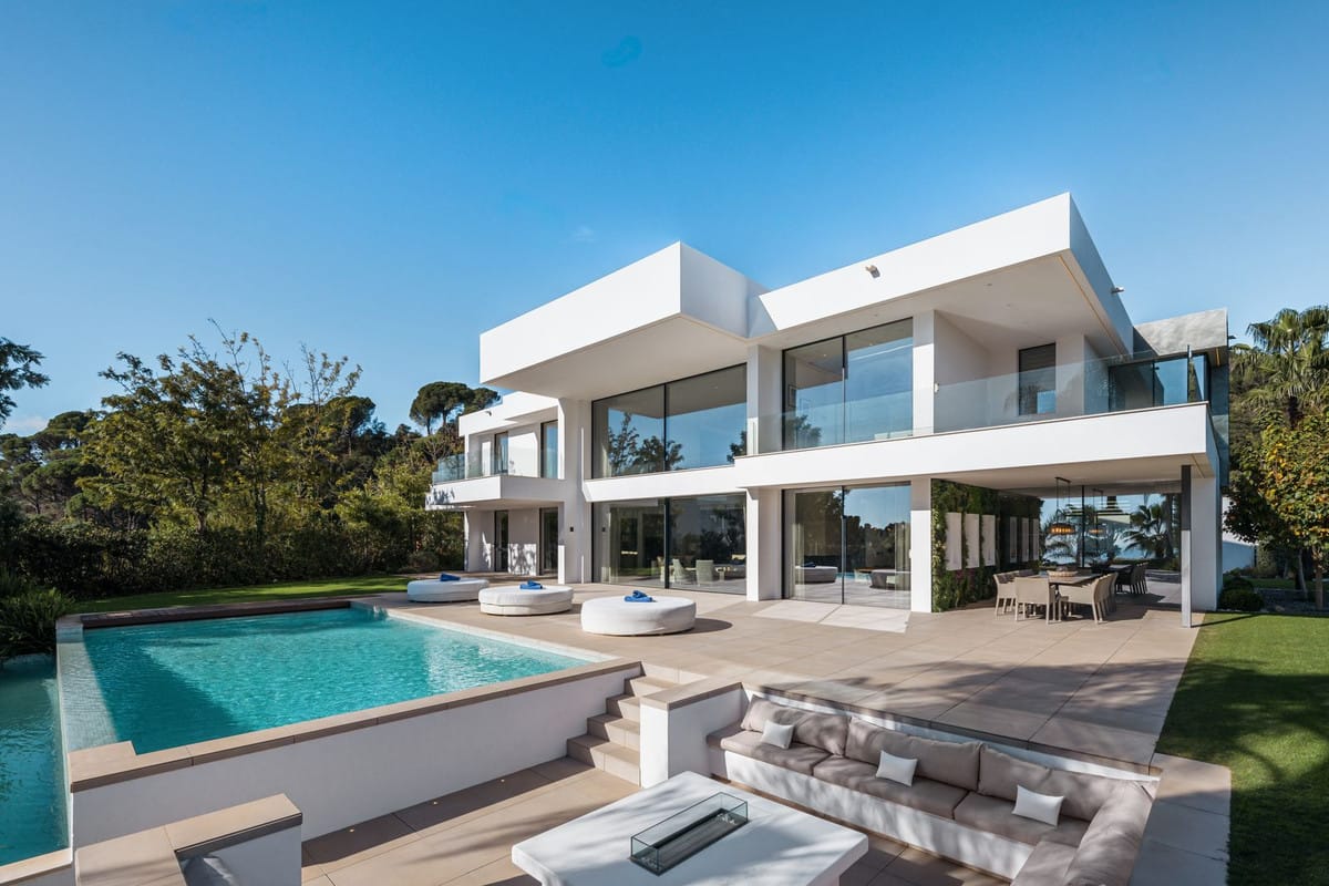 5 bedroom Villa For Sale