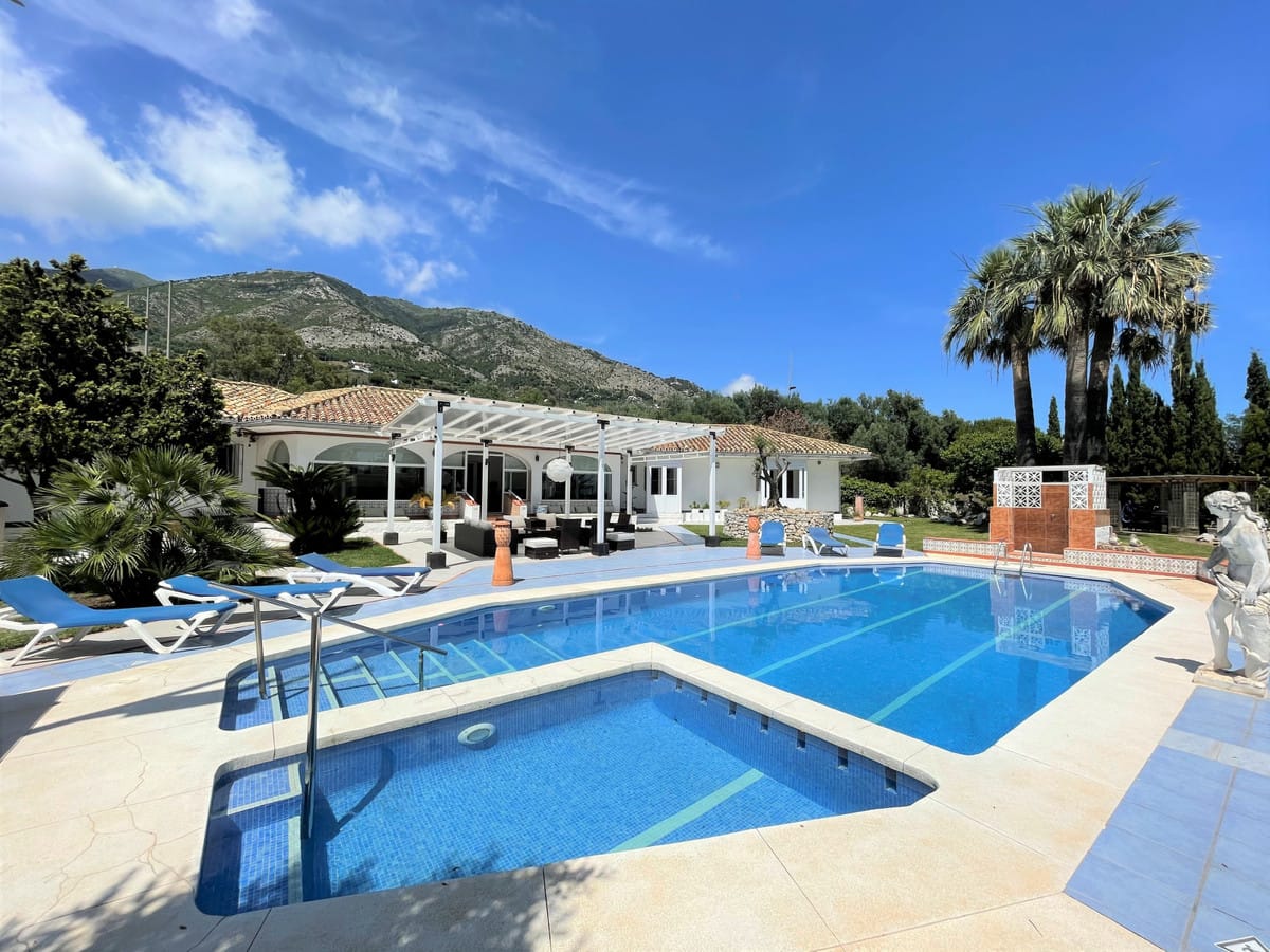 7 bedroom Villa For Sale