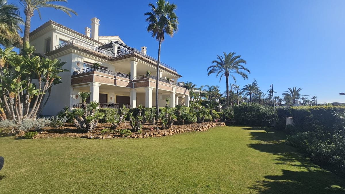 3 bedroom Apartment For Sale