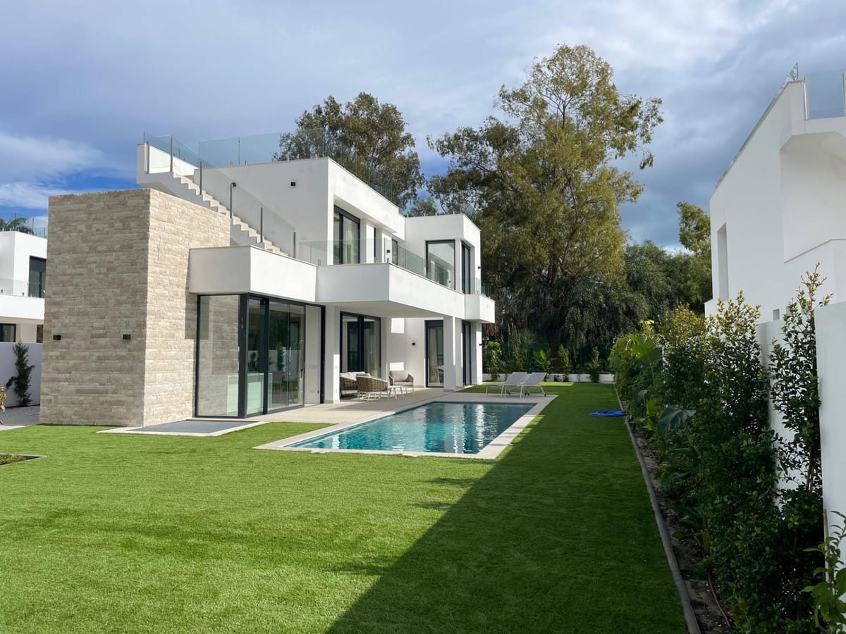 6 bedroom Villa For Sale
