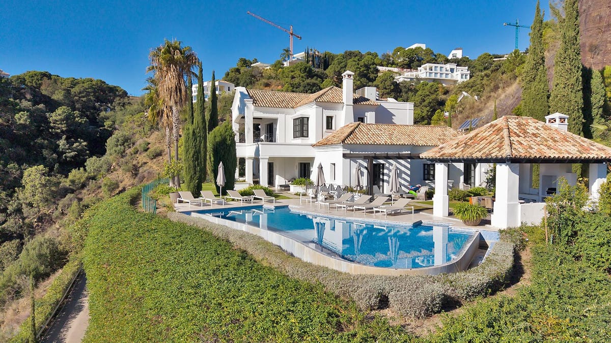5 bedroom Villa For Sale
