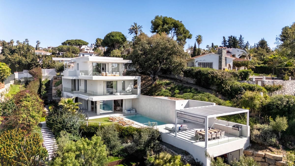 5 bedroom Villa For Sale