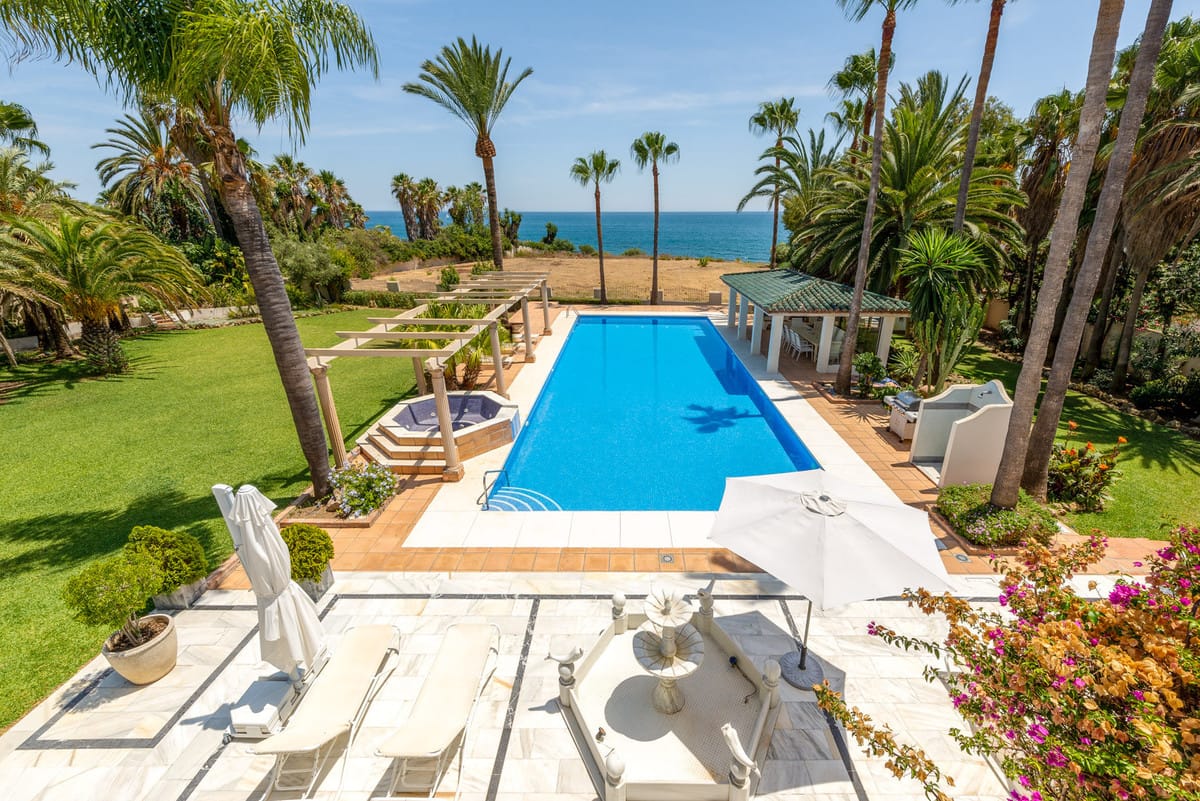 6 bedroom Villa For Sale