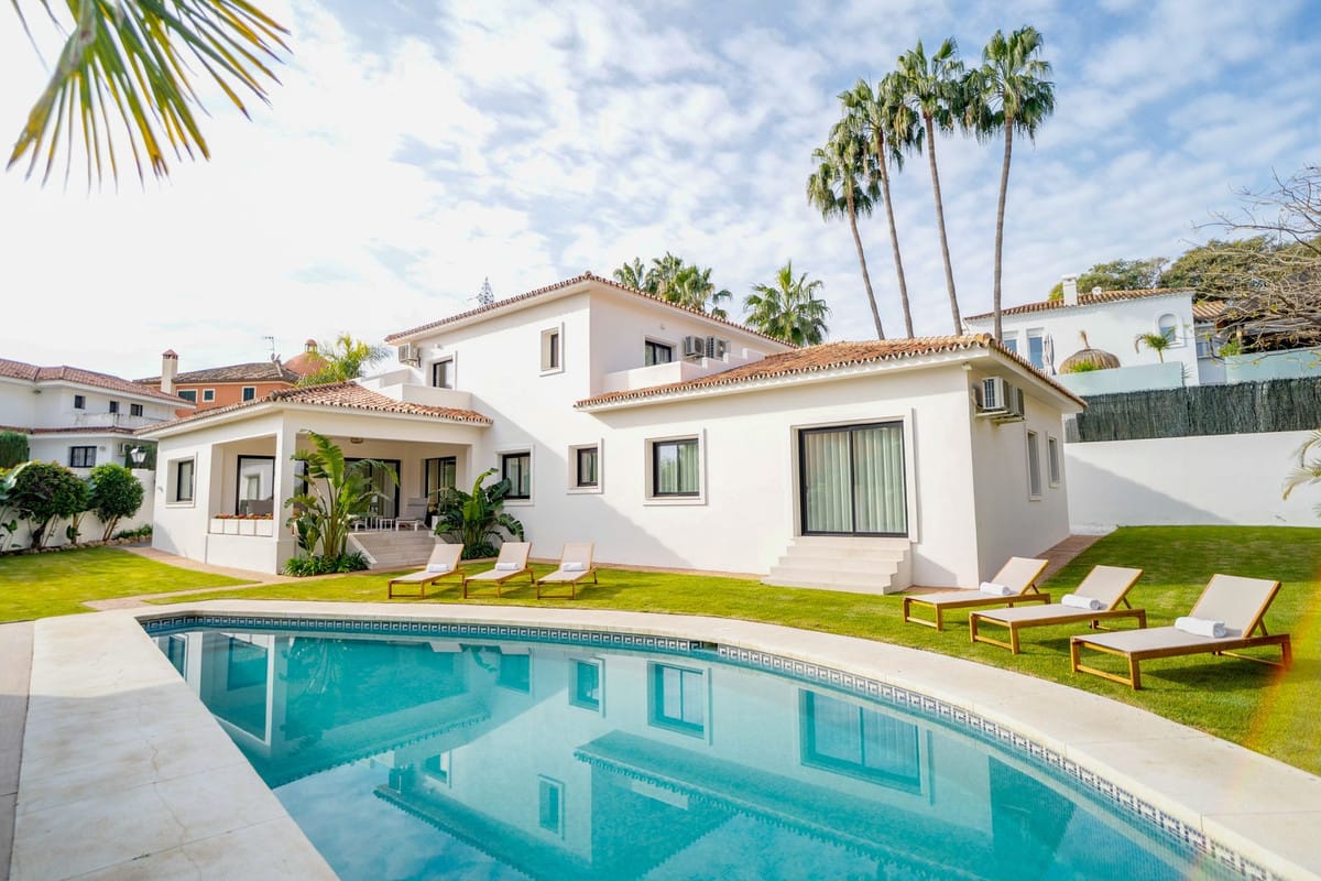 6 bedroom Villa For Sale