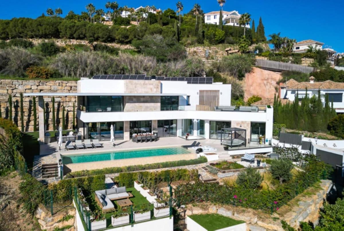 4 bedroom Villa For Sale