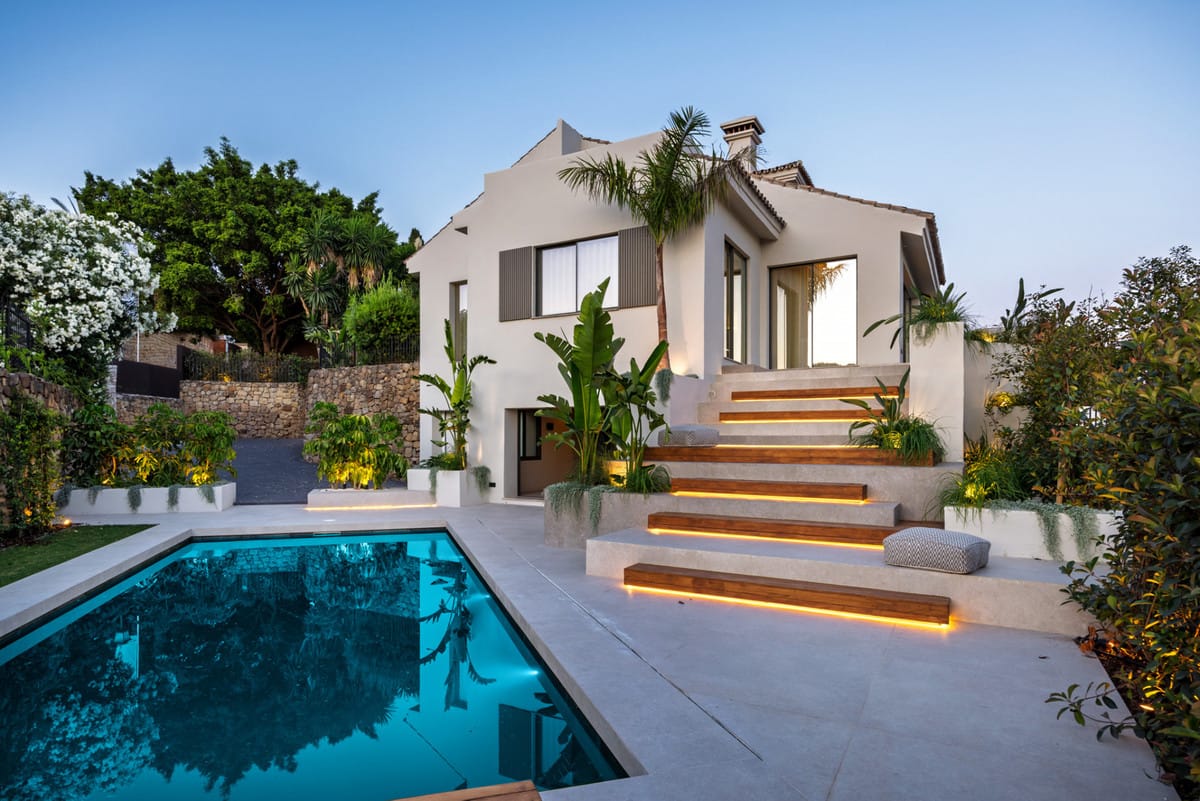 5 bedroom Villa For Sale