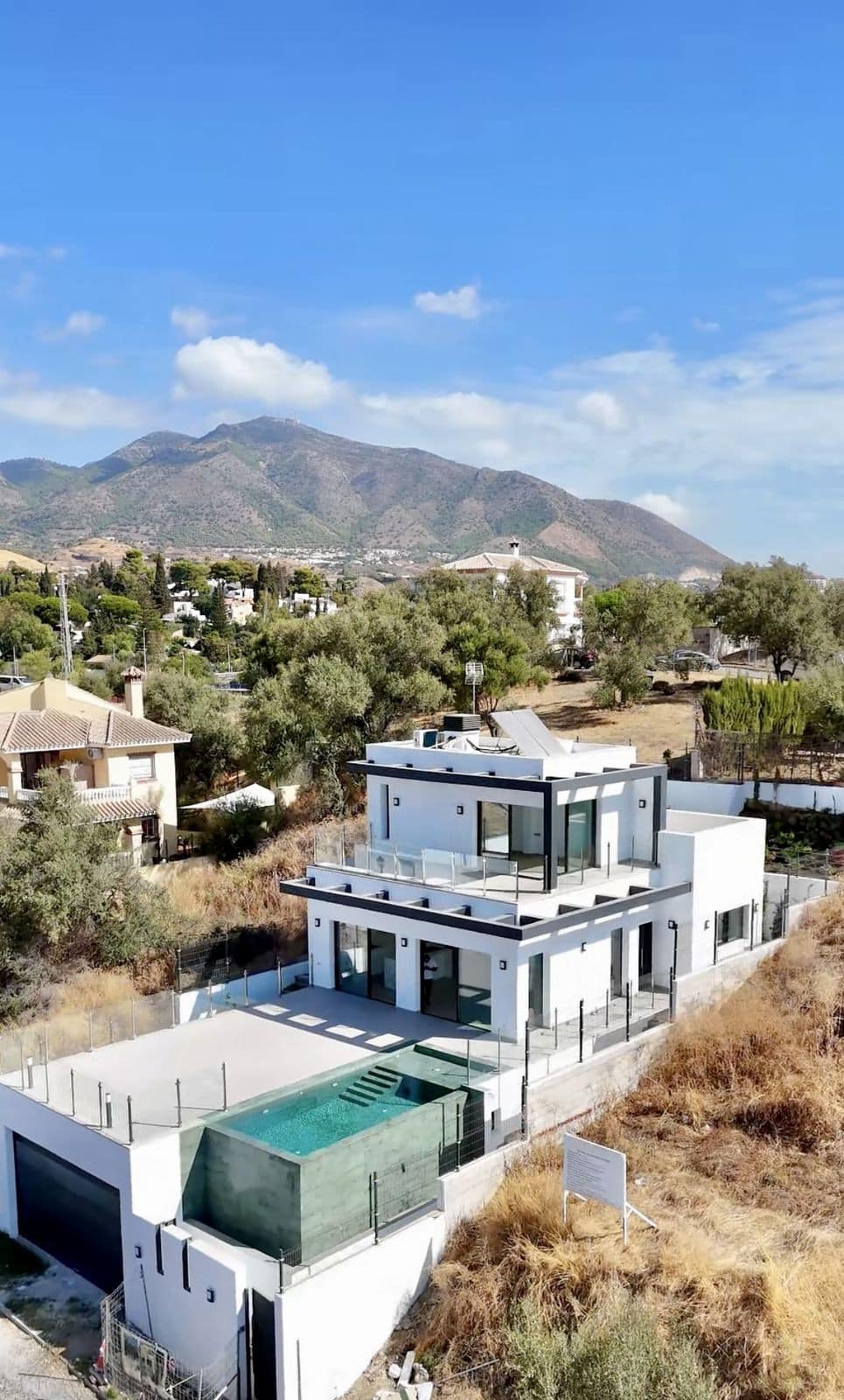 4 bedroom Villa For Sale