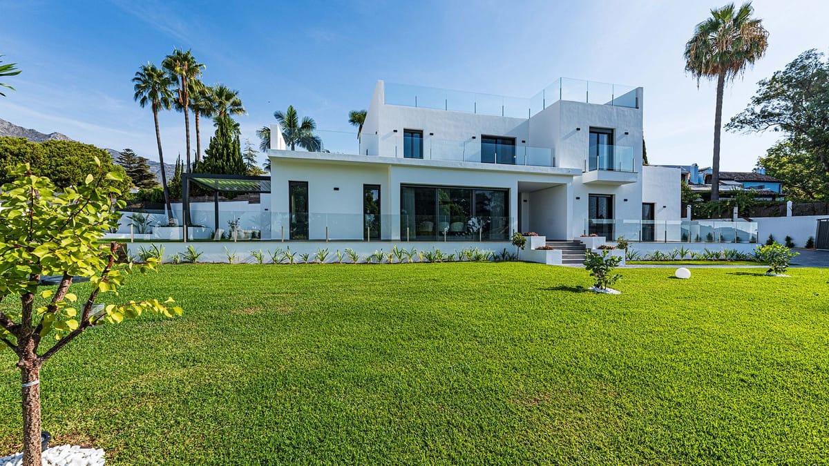5 bedroom Villa For Sale