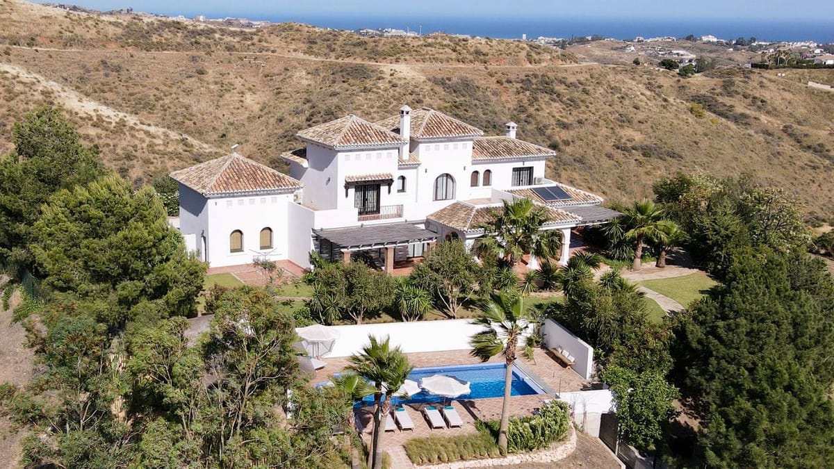 4 bedroom Villa For Sale