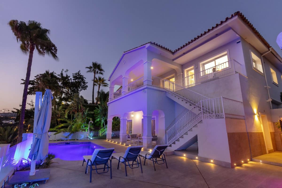 5 bedroom Villa For Sale