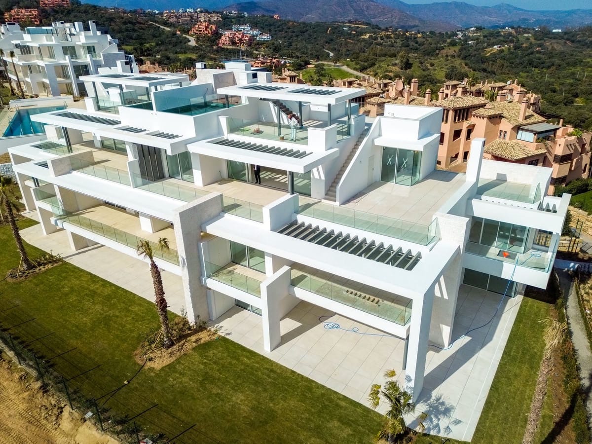 3 bedroom Apartment For Sale