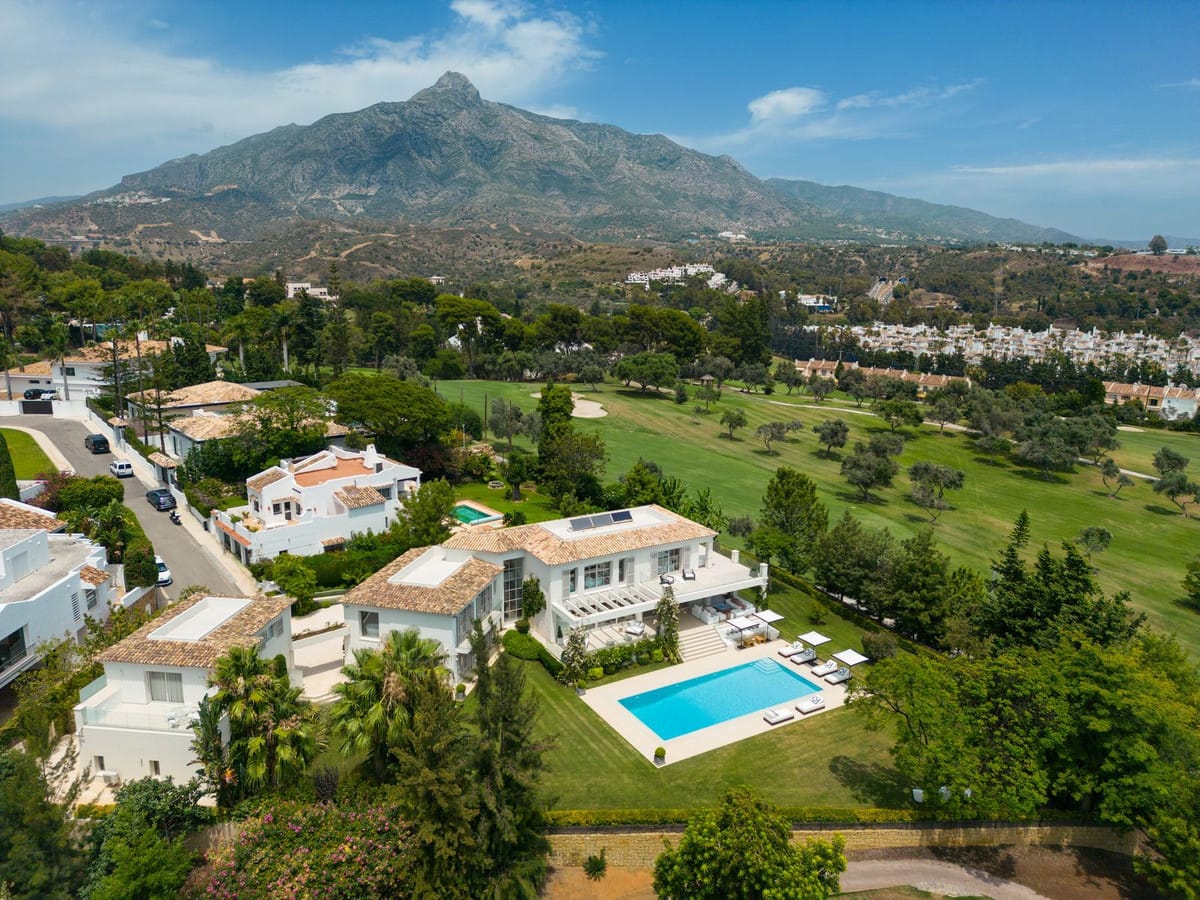 6 bedroom Villa For Sale