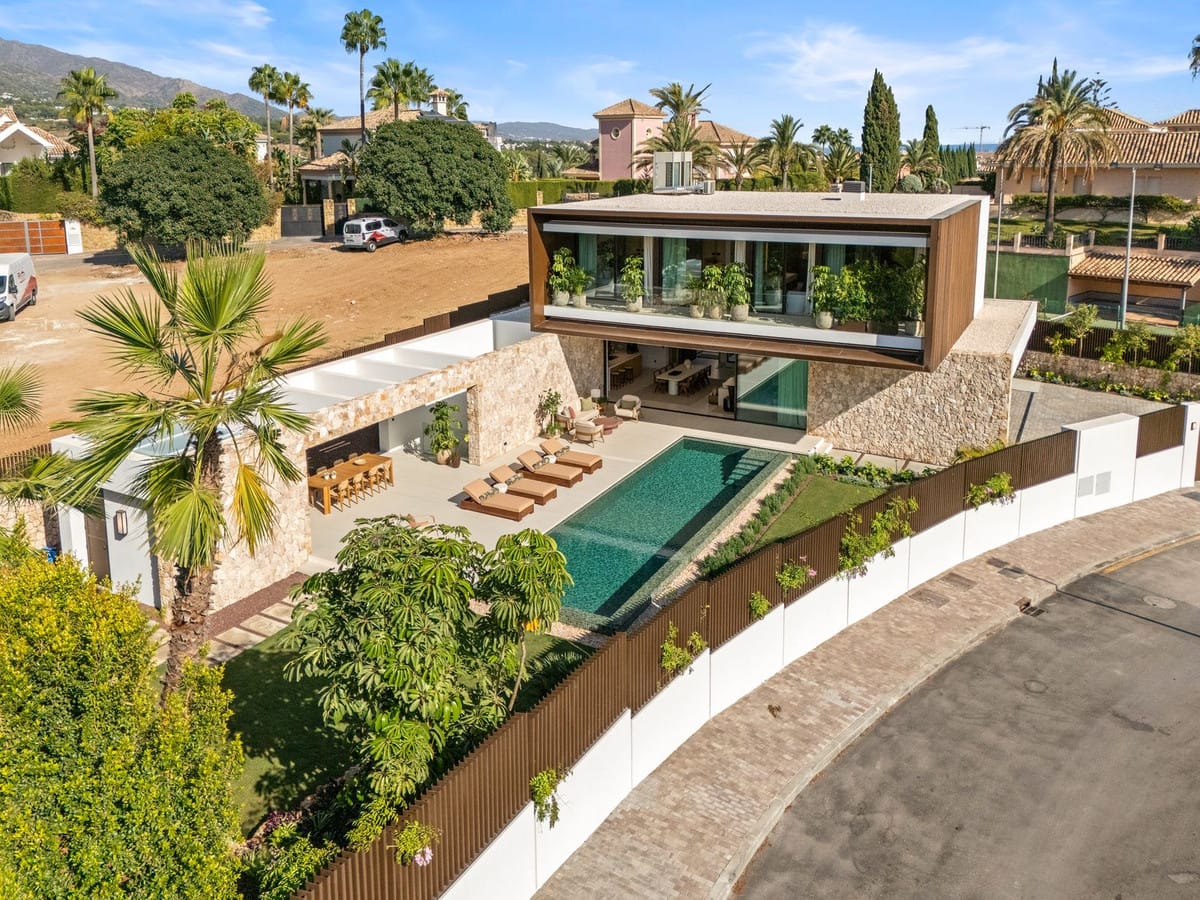 5 bedroom Villa For Sale