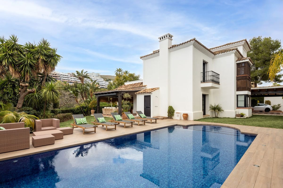 4 bedroom Villa For Sale