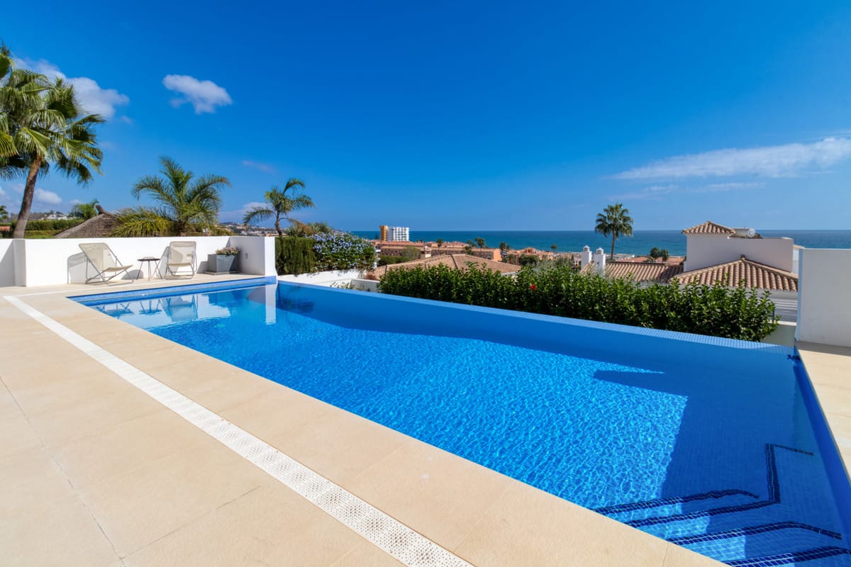 4 bedroom Villa For Sale