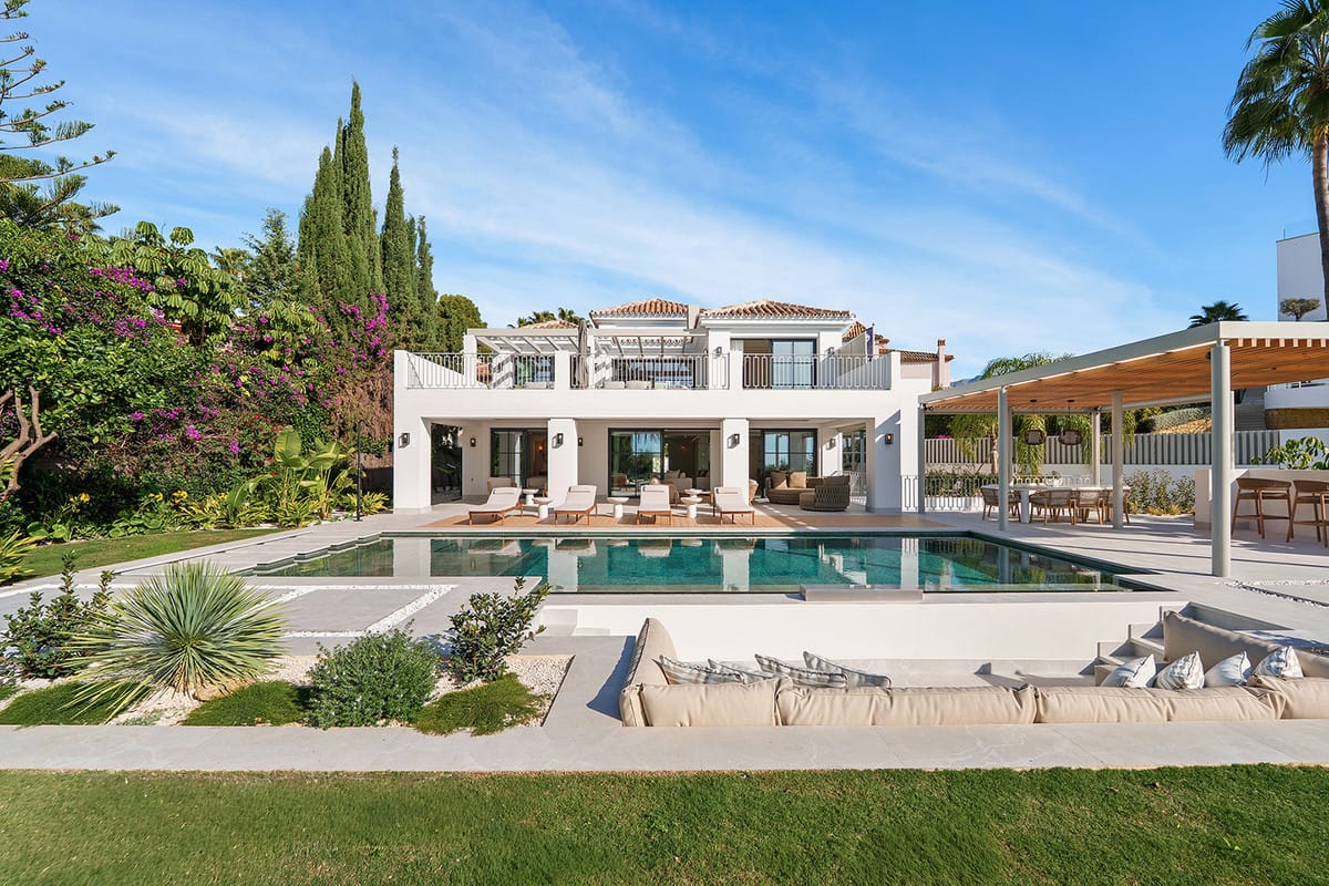 5 bedroom Villa For Sale