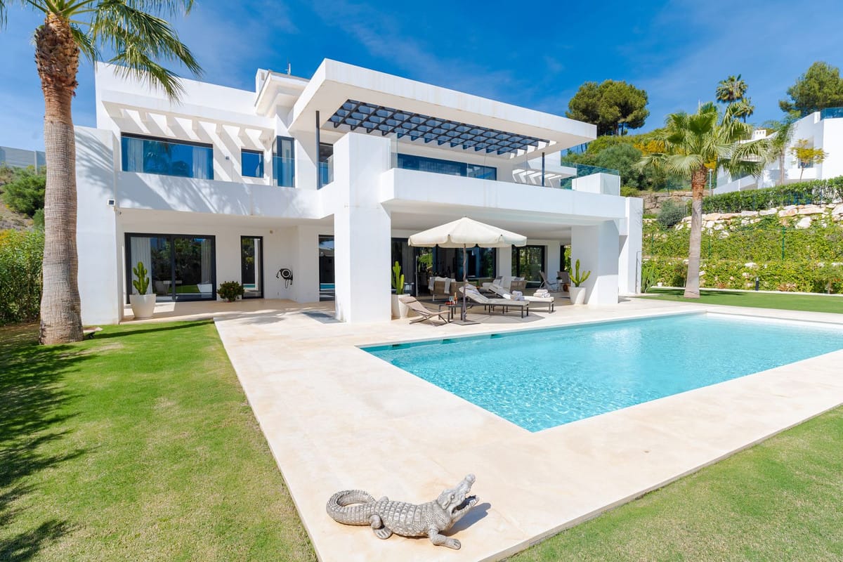 6 bedroom Villa For Sale