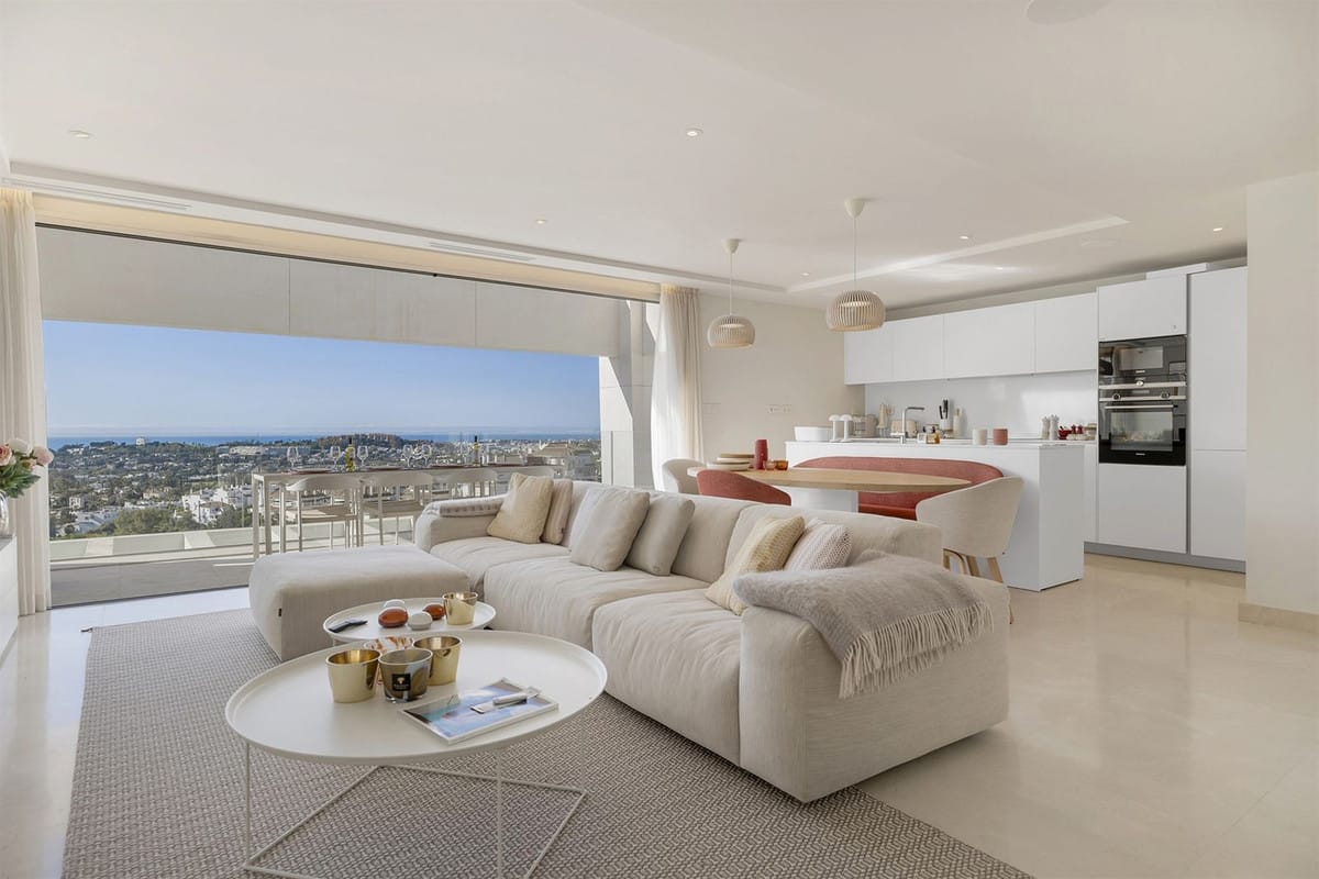 3 bedroom Apartment For Sale