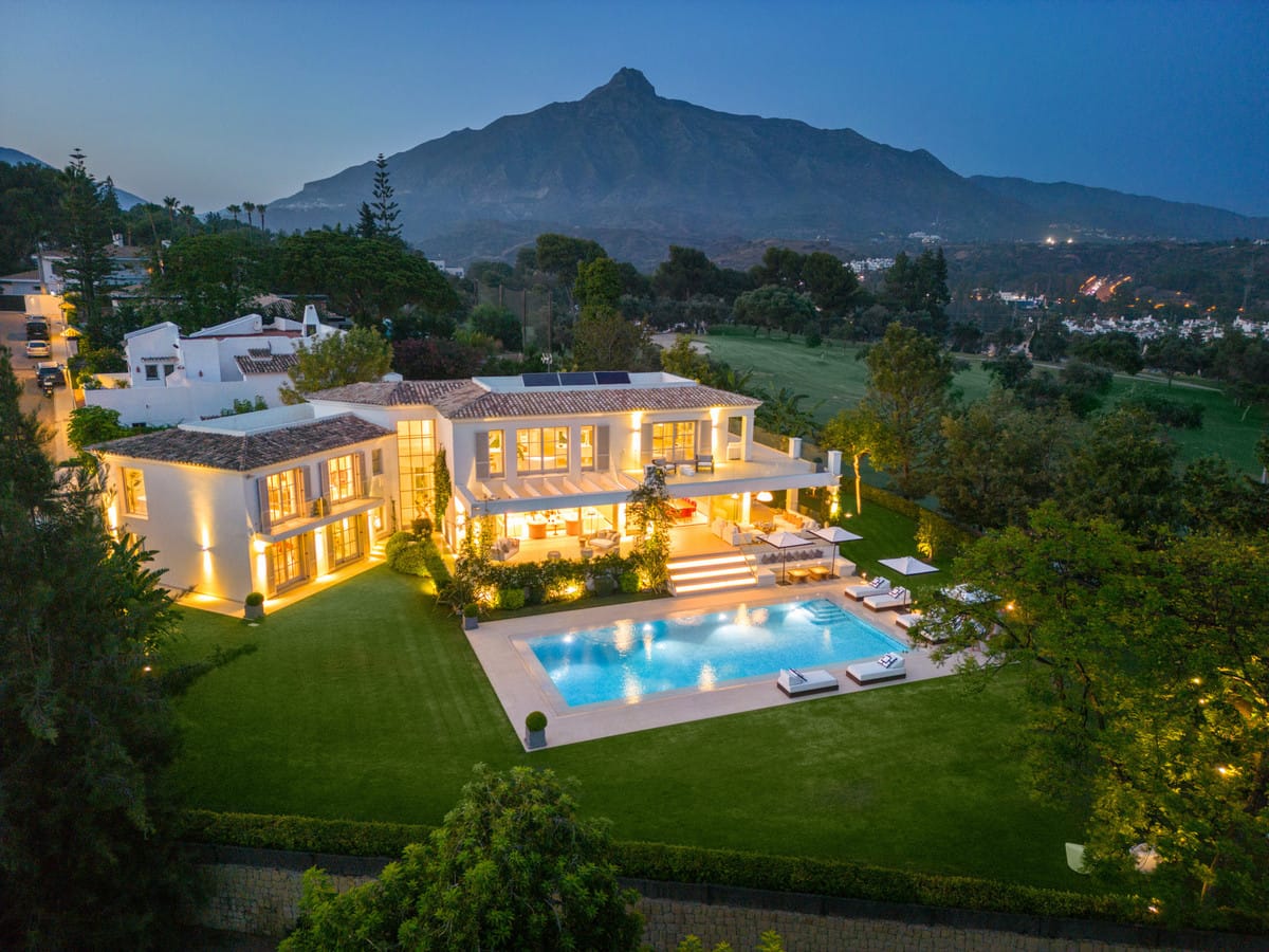6 bedroom Villa For Sale