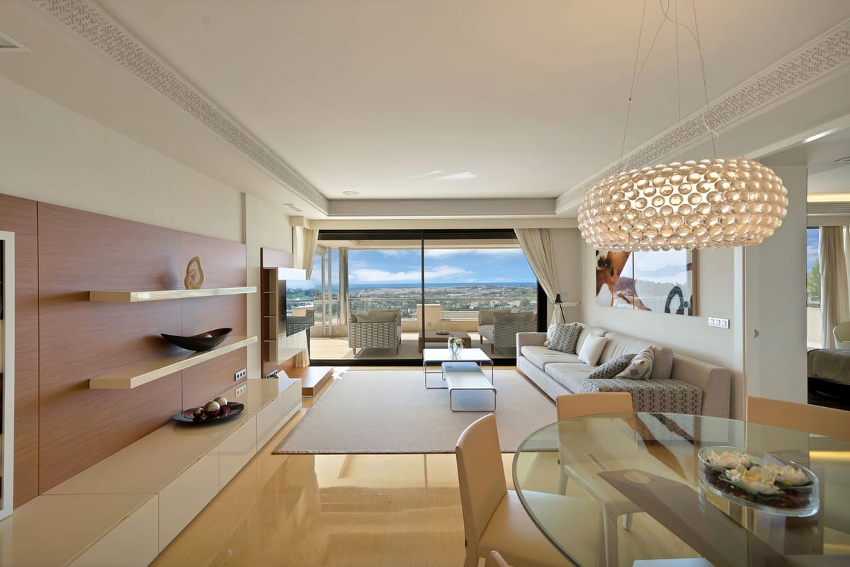 3 bedroom Apartment For Sale