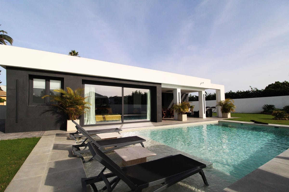 3 bedroom Villa For Sale