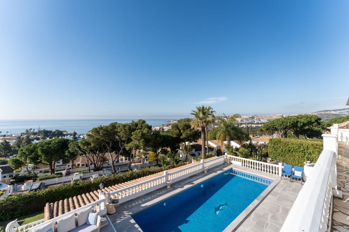 6 bedroom Villa For Sale