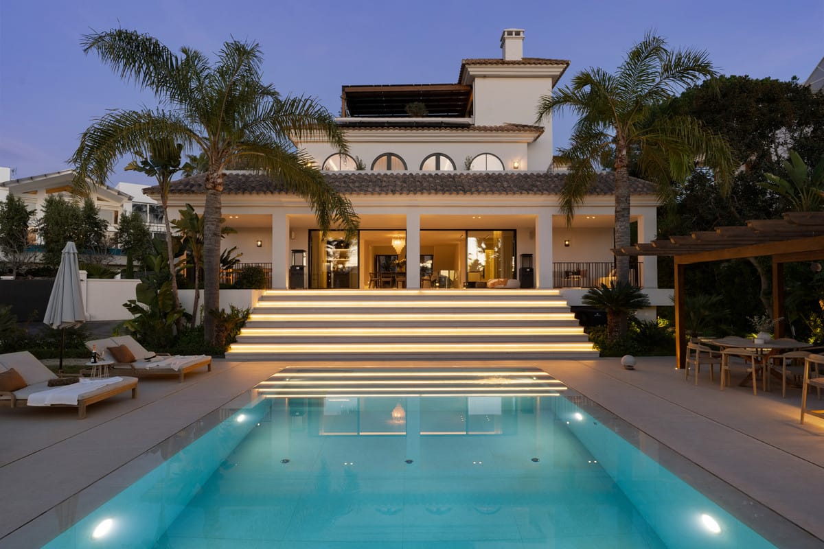 6 bedroom Villa For Sale