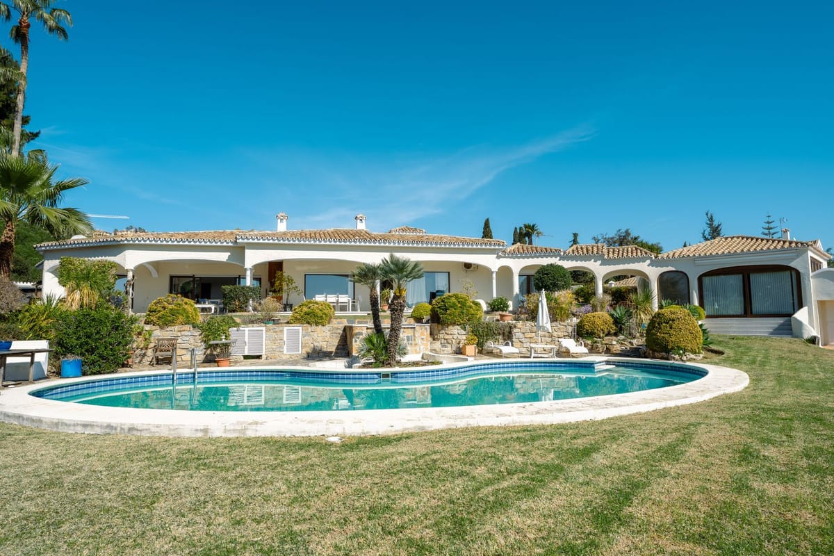 4 bedroom Villa For Sale