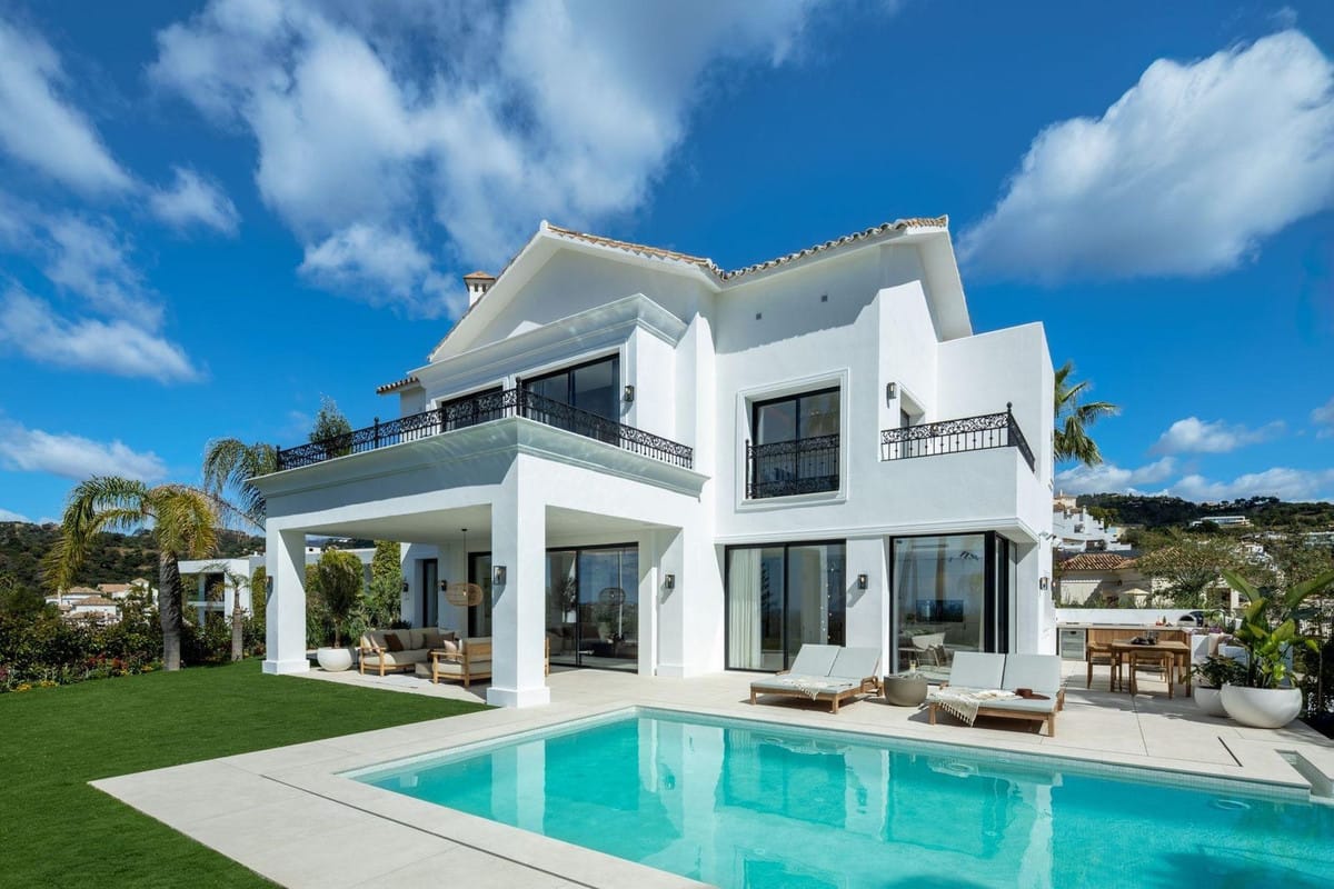 5 bedroom Villa For Sale