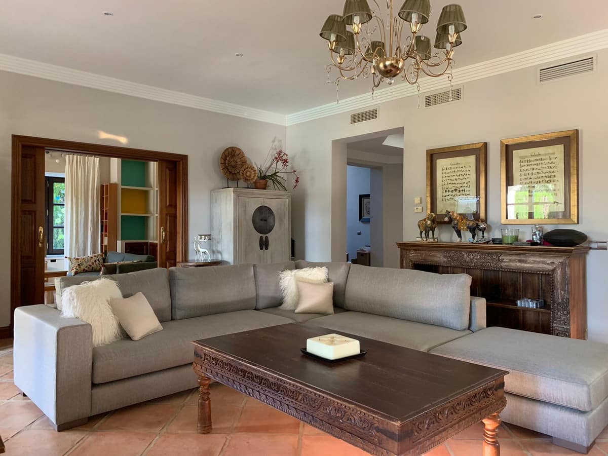 5 bedroom Villa For Sale