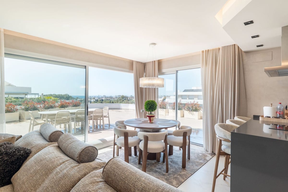 3 bedroom Apartment For Sale
