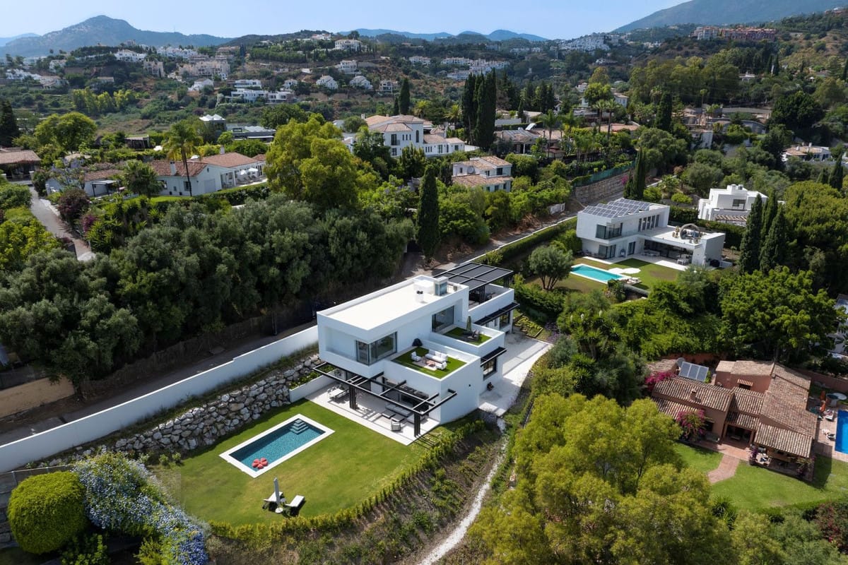 6 bedroom Villa For Sale