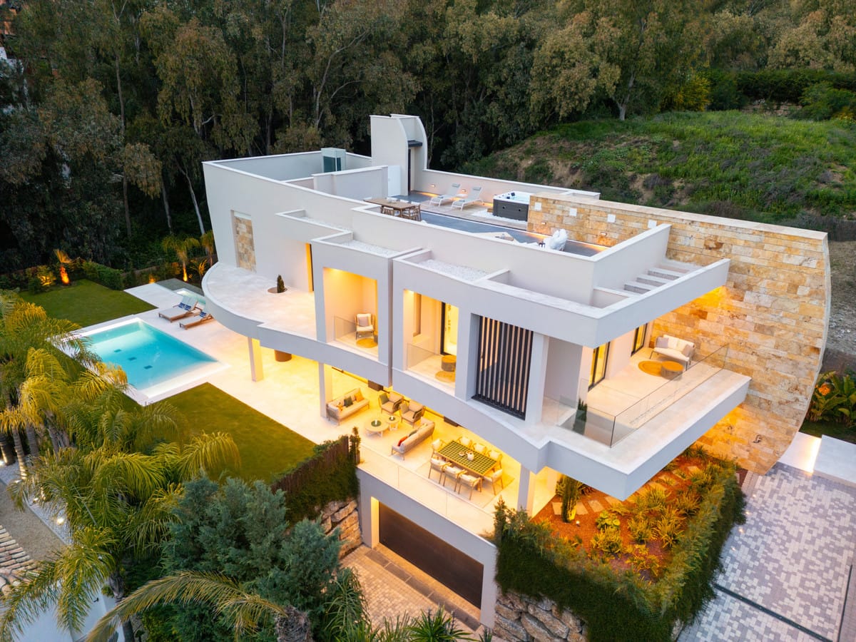 5 bedroom Villa For Sale