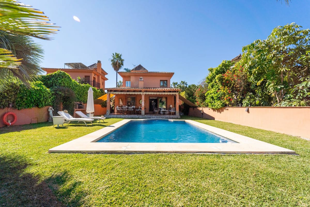 4 bedroom Villa For Sale